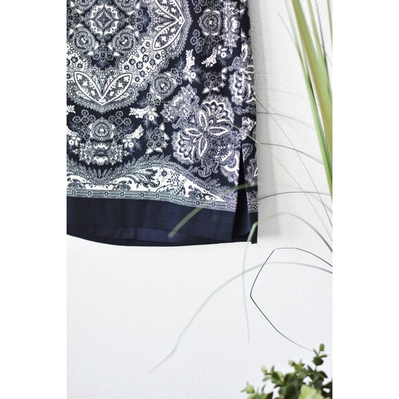 Loft Pencil Skirt Woman's XS Navy Paisley Silk Slit Career City - Picture 3 of 8